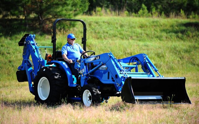 0 LS Tractor G3033 LS Tractor Canada